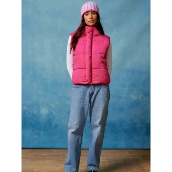 BDG x Urban Outfitters Hot Pink Quilted Puffer Overcoat Vest Size Medium NWT - Picture 2 of 8